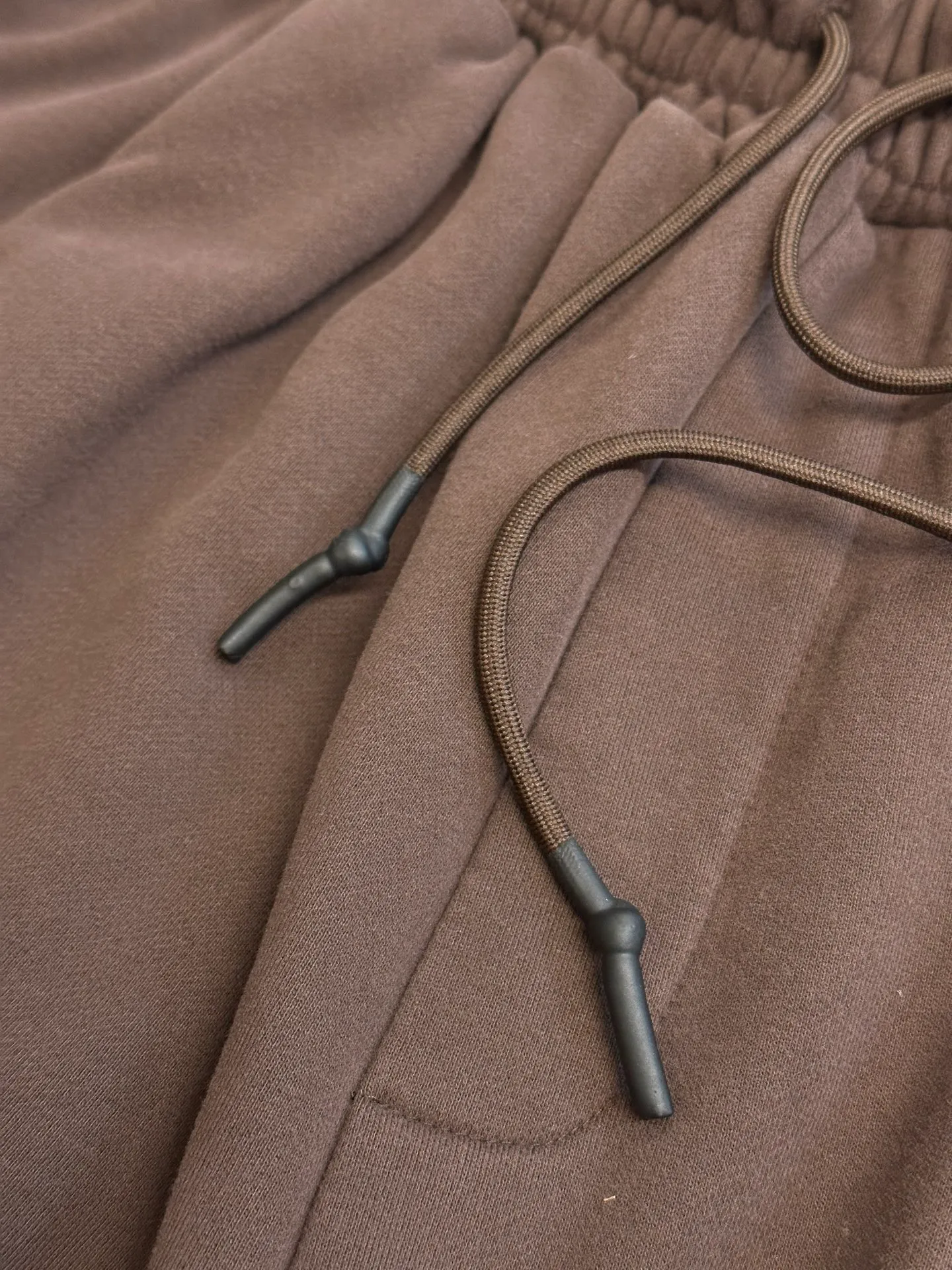 Acne Studios ， ， Dark Coffee Brown ， ， ， ， ， ACNE GYM Brown ，For Everyone ， ， Retro 。 ， ， ACNE GYM ， 。 ， ， ， 。 ， ， ， 。 size：s m l xl